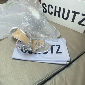 Brand New Schutz Cath Vinyl